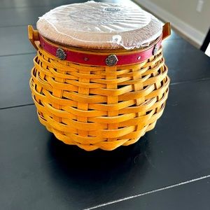 2004 Longaberger Rose Parade basket, cover, liner & plastic insert.